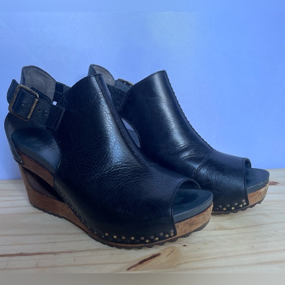 Dansko Sable Black Wedge Sandals Size 37 /US 6.5 or 7, Leather, Handcrafted $220 - Picture 3 of 16